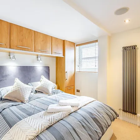 بيت للعطل Old Joiners Shop ريبون